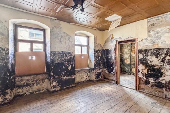 EFH leerstehend Wohnzimmer