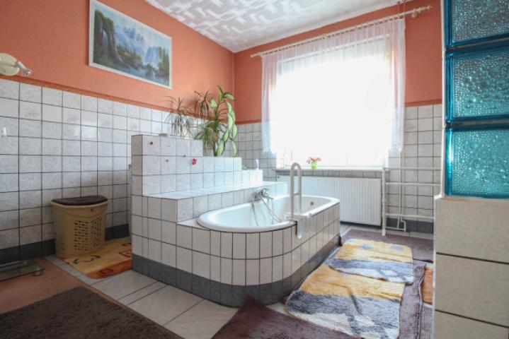 Badezimmer EG