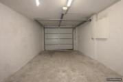 KI-Visualisierung – Garage mit Torantrieb