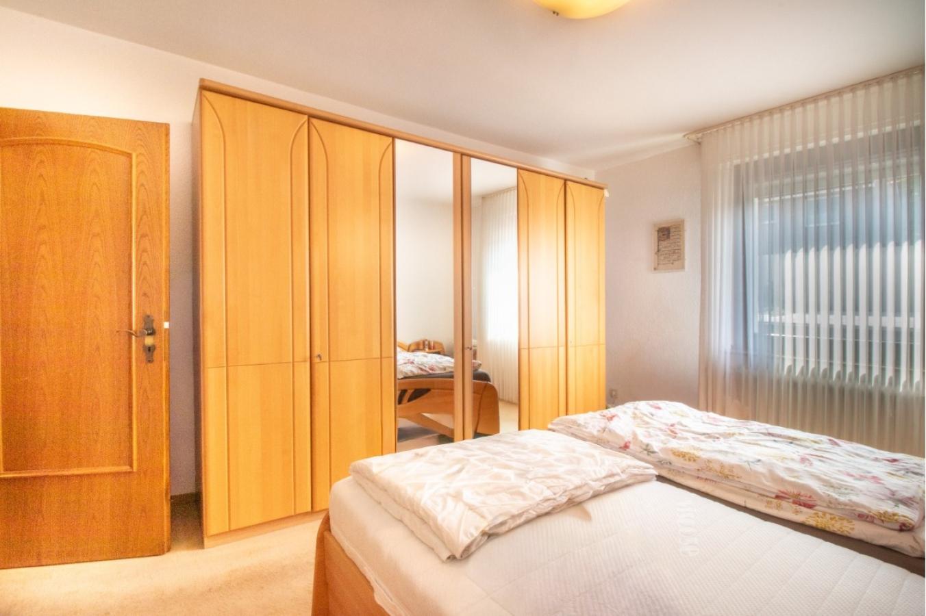 Schlafzimmer 1