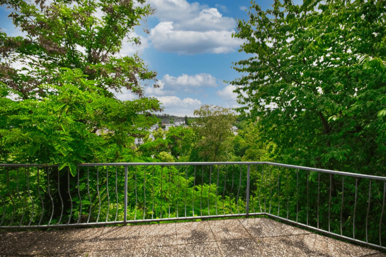 Große Südterrasse mit Traumblick