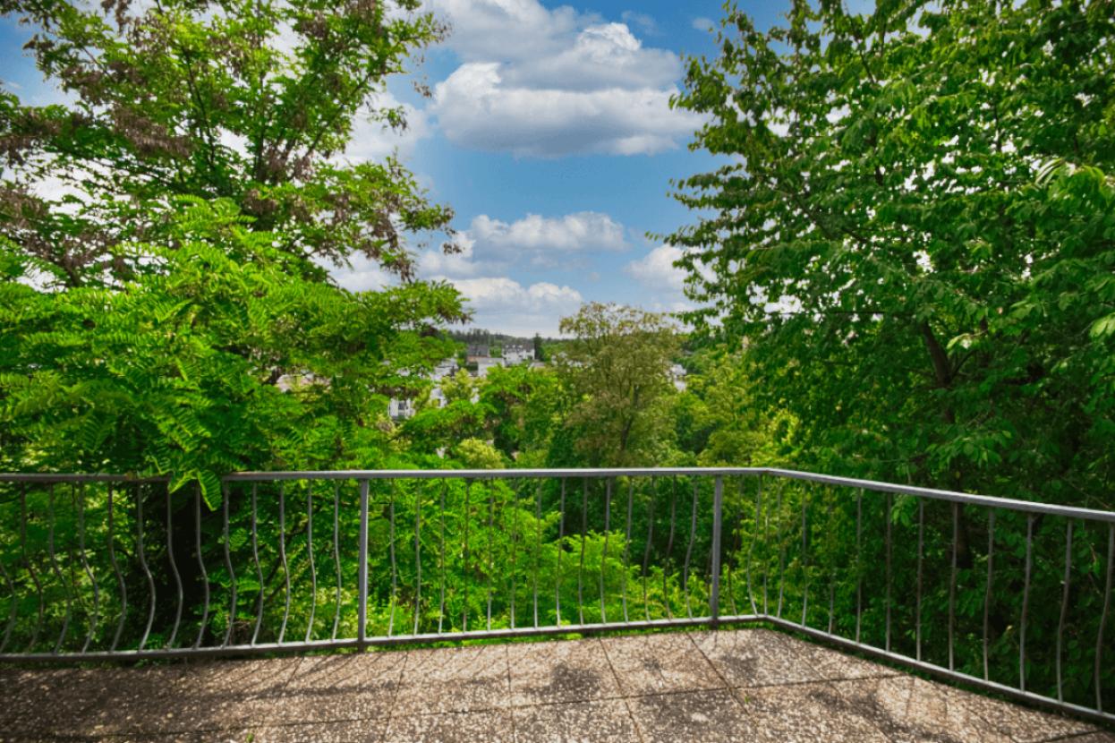 Große Südterrasse mit Traumblick