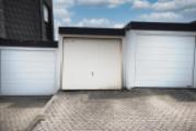 Garage mit Stellplatz