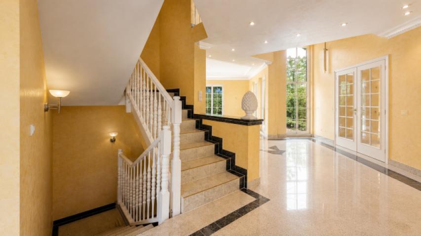 Wohnen mit offener Treppe