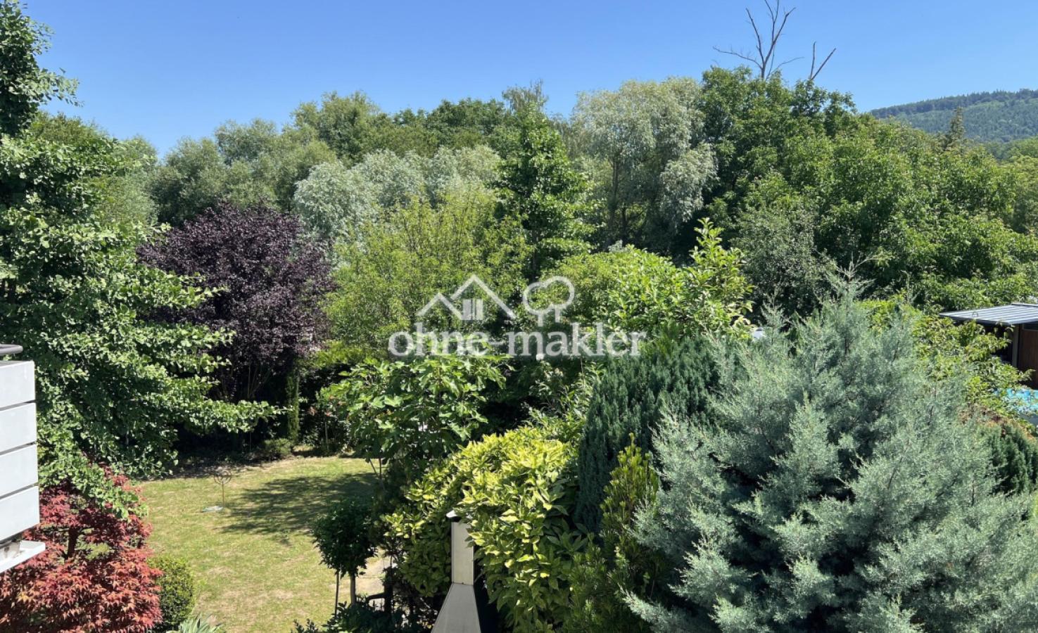 Blick vom Balkon in Garten
