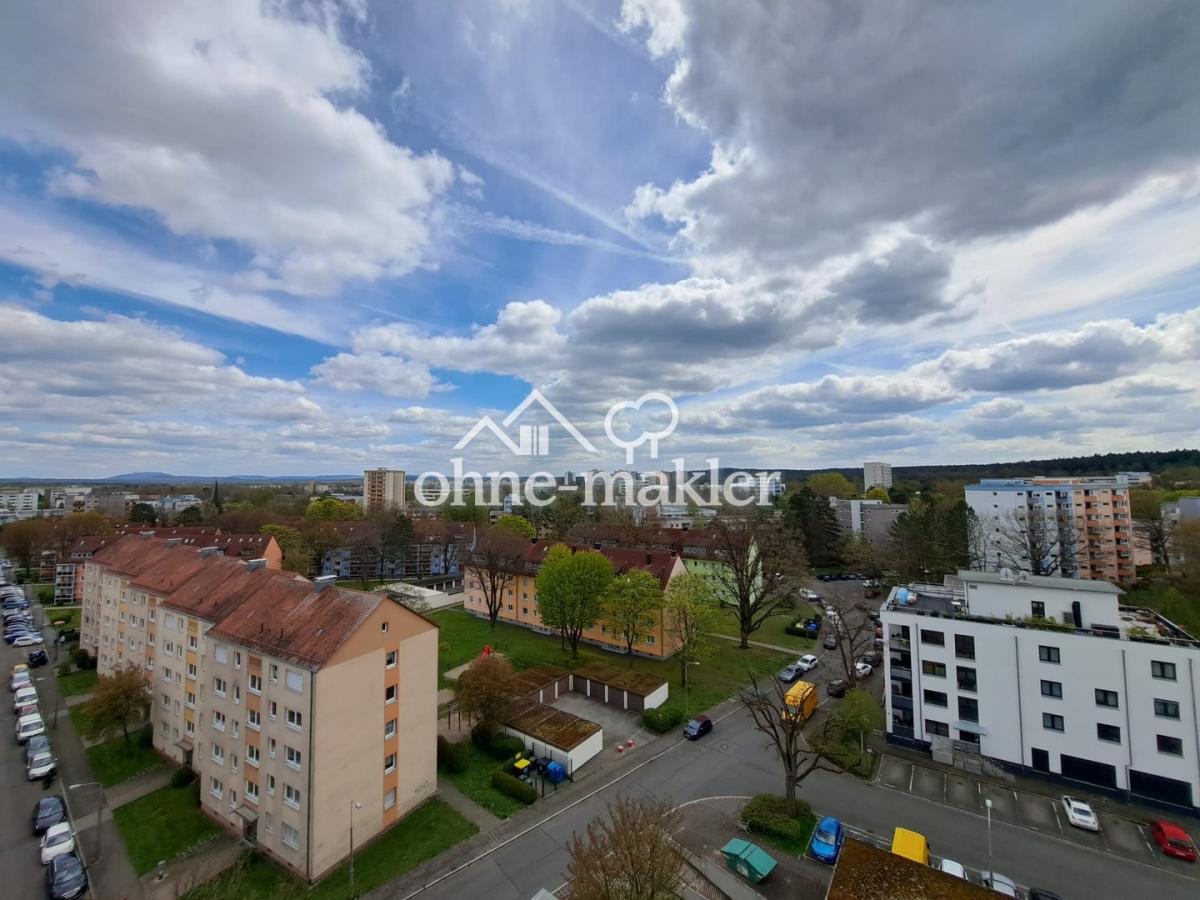 Blick vom Seitenfenster