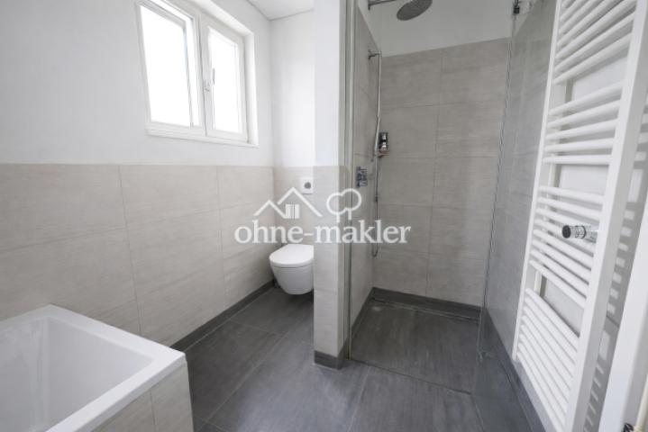 Master-Badezimmer_Leer_2.Sicht