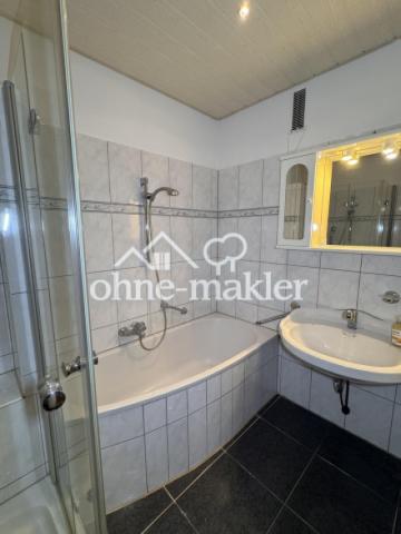 Badezim. mit Badewanne&Dusche