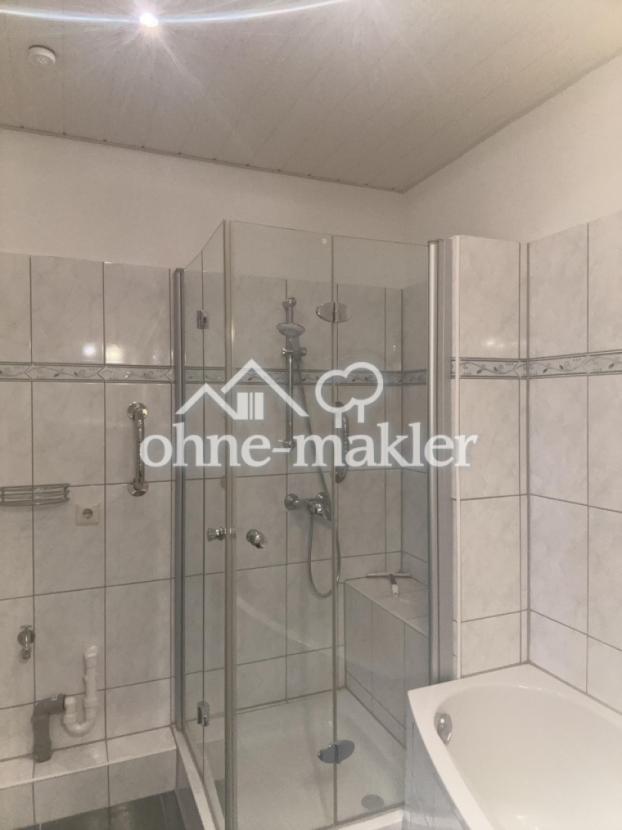 Badezim. mit Badewanne&Dusche