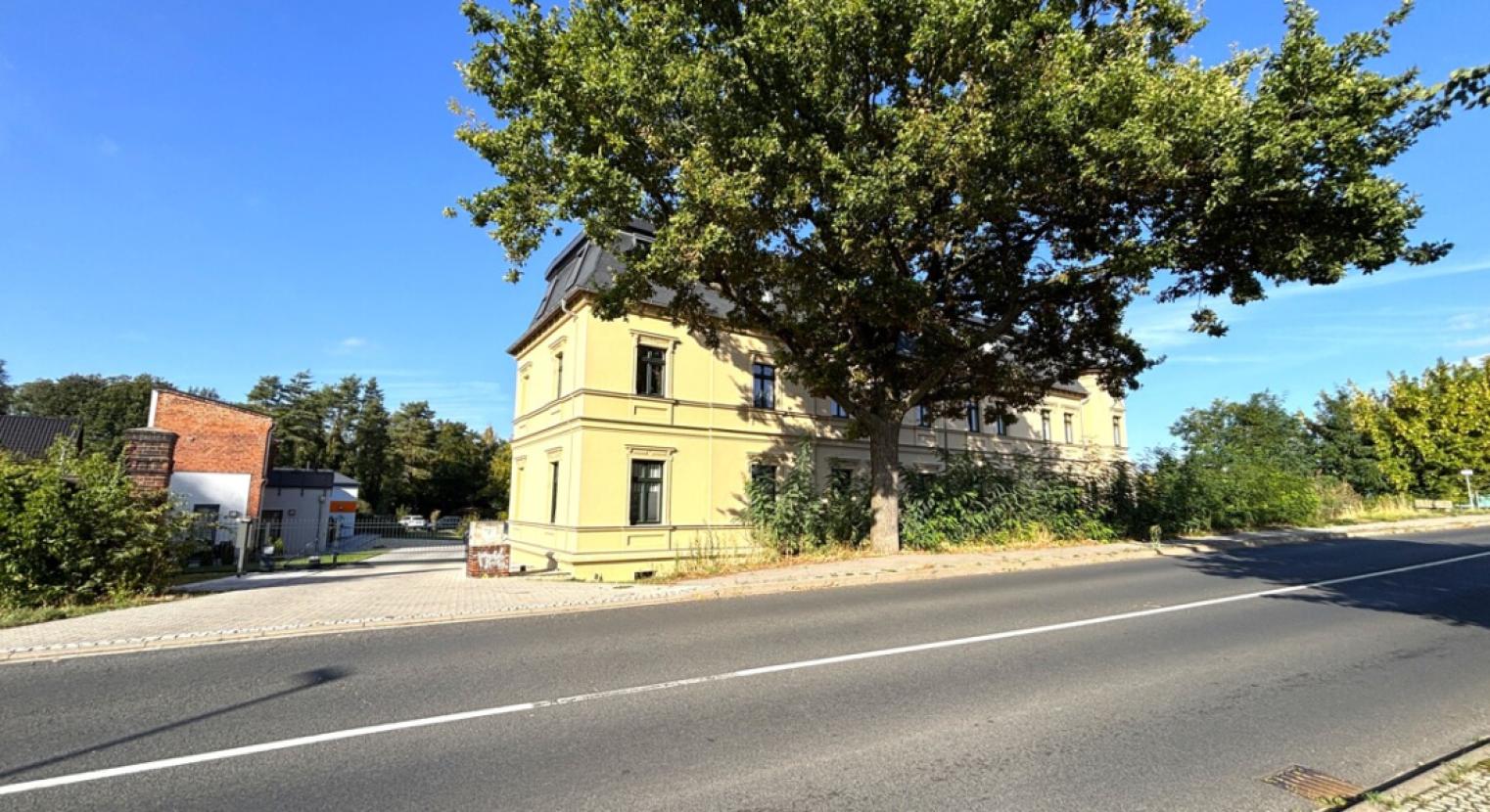 Straßenansicht