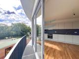 Küche mit Balkon
