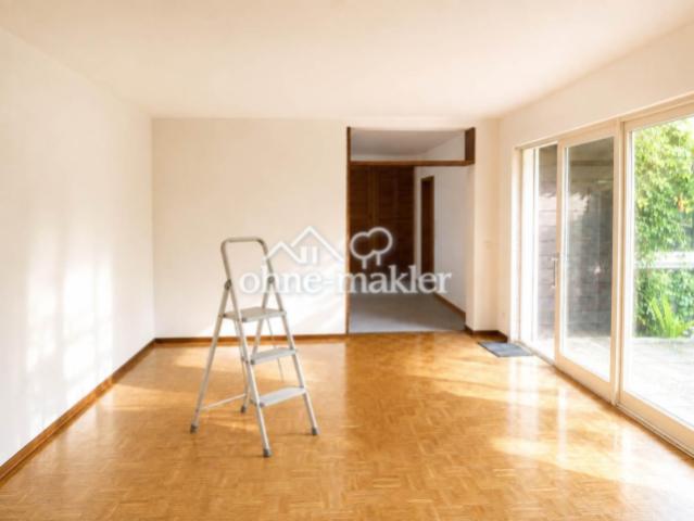 Wohnzimmer rechts Innenhof