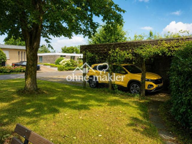 Carport + Parkplatzbereich