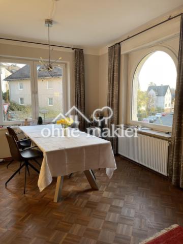Esstisch im Wohnzimmer