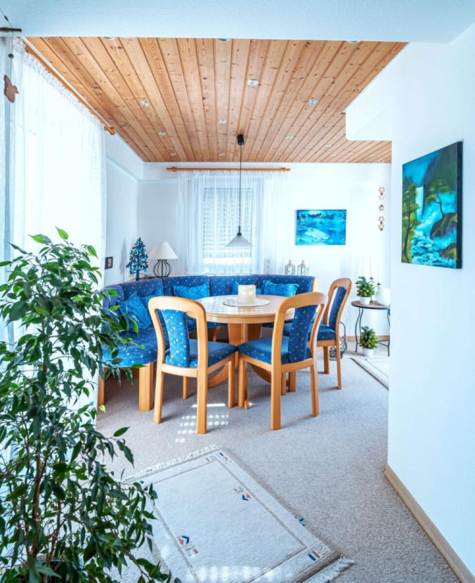 Wohnzimmer / Sitzecke (EG)