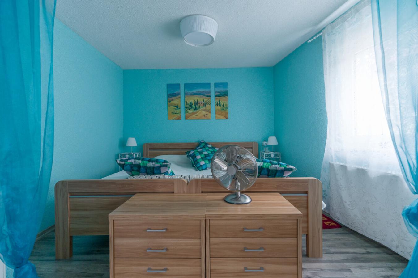 Schlafzimmer 2 OG