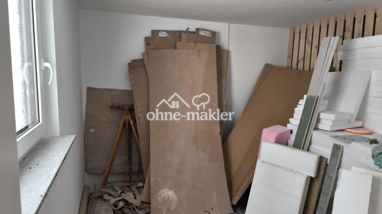 Abstellraum abschließbar leer