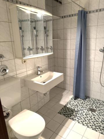Bad Waschtisch, WC