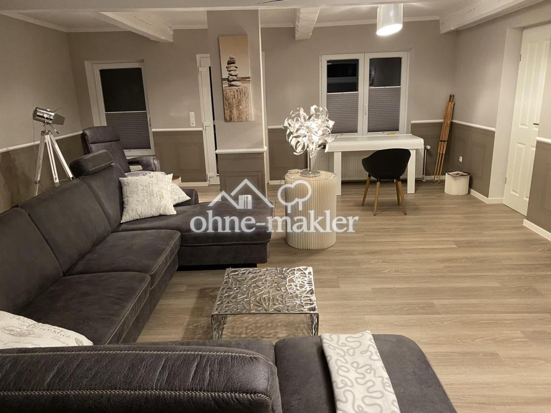 Sehr großzügiges Wohnzimmer