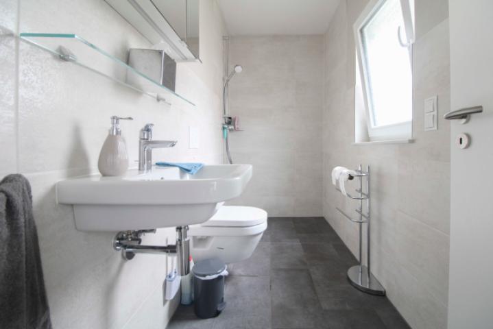 Badezimmer EG
