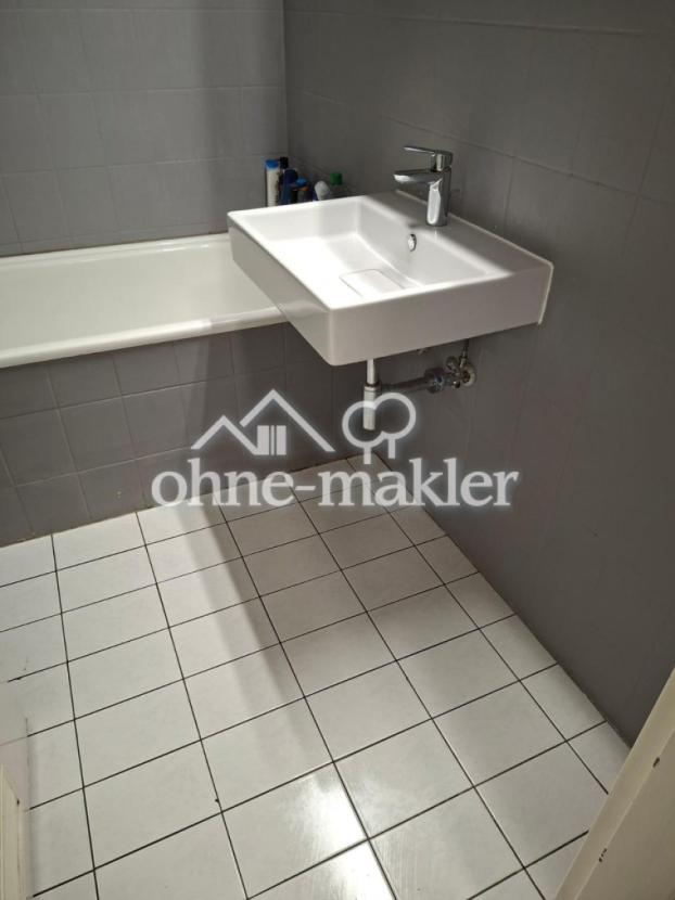 Bad mit Badewanne