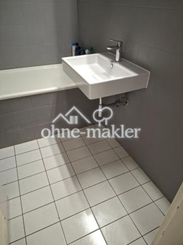 Bad mit Badewanne