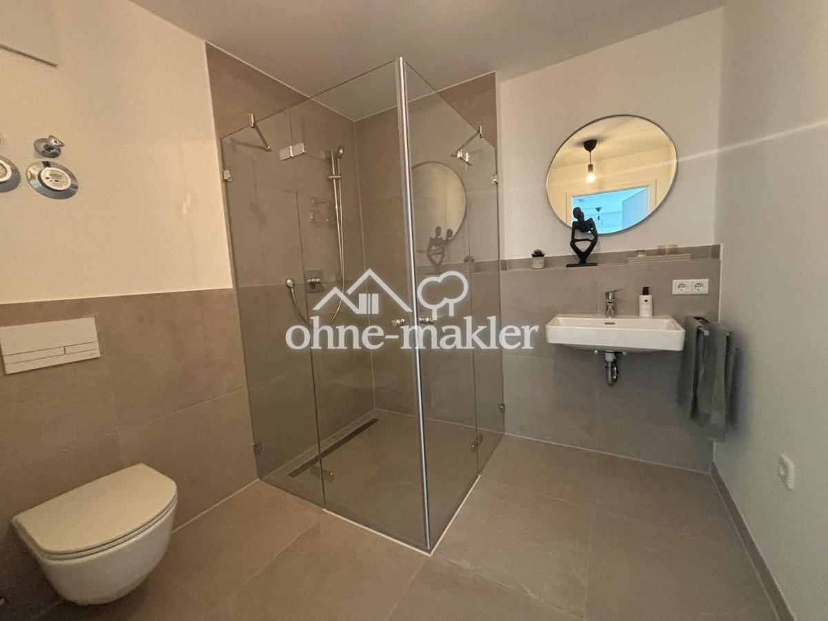 Badezimmer mit Dusche