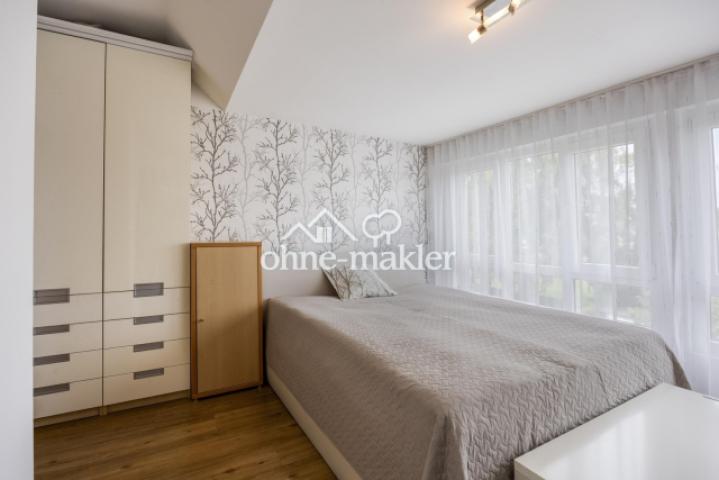 Schlafzimmer DG