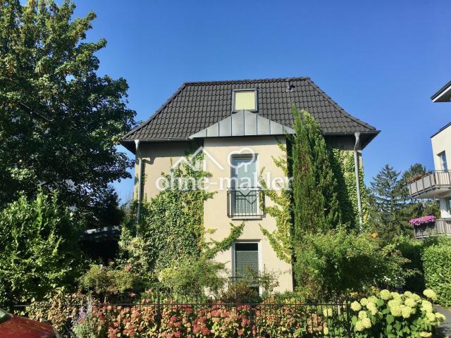 Haus mit Vorgarten