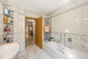 Badezimmer EG