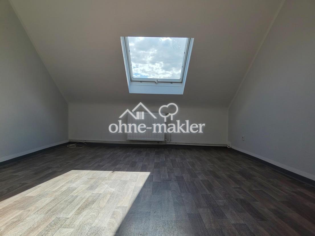 Schlaf- oder Arbeitszimmer 2