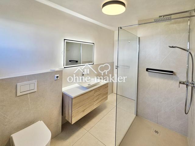 Modernes Badezimmer
