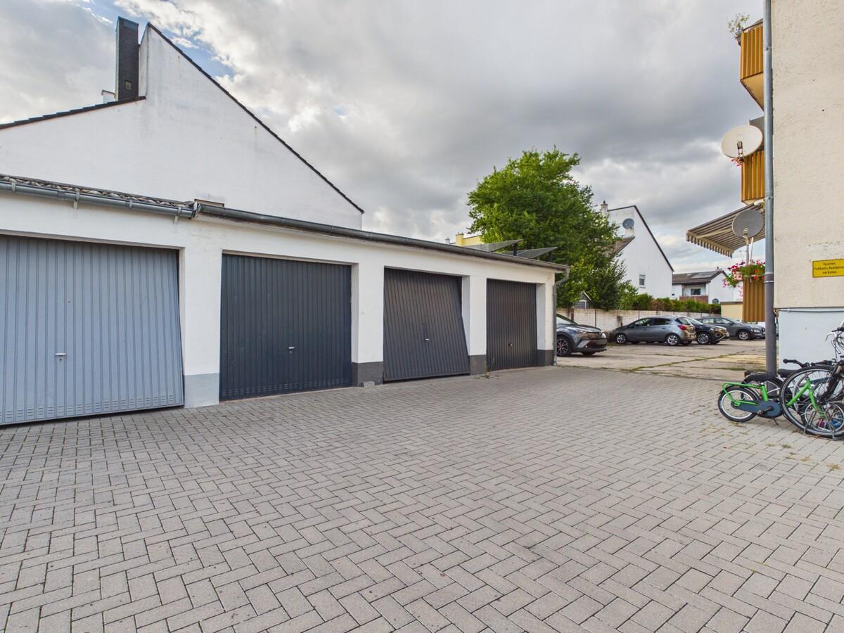 Garage + Stellplatz