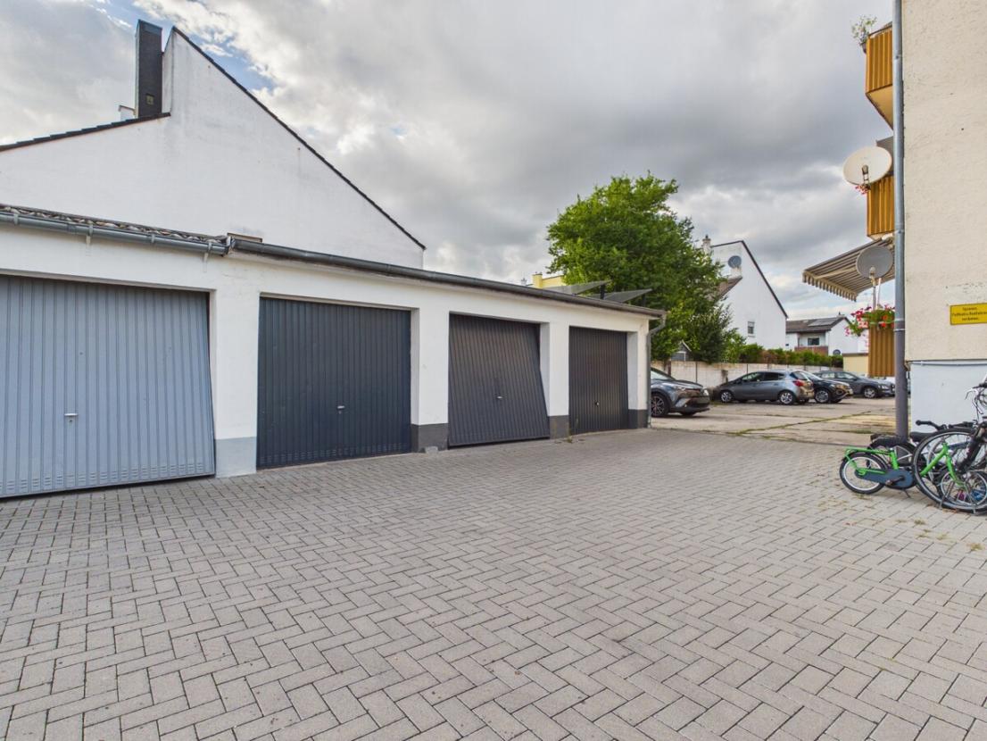 Garage + Stellplatz