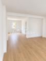 Küche mit Wohnzimmer