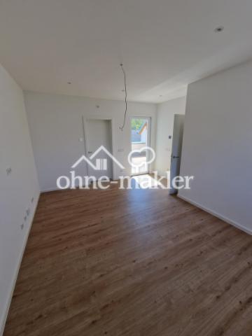 Zimmer DG mit Bad und Loggia