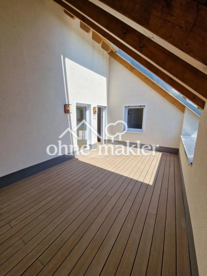 teilweise überdache Loggia