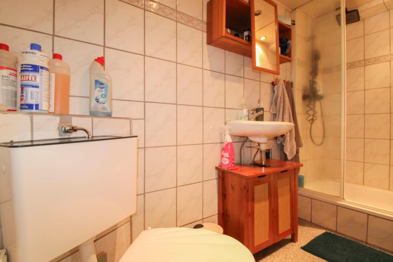 Badezimmer EG