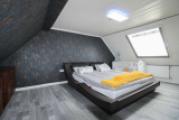 Schlafzimmer DG