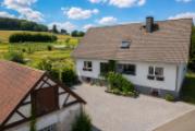01 Titelbild_Haus_und_Hofansicht
