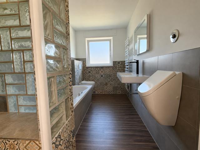 Badezimmer EG