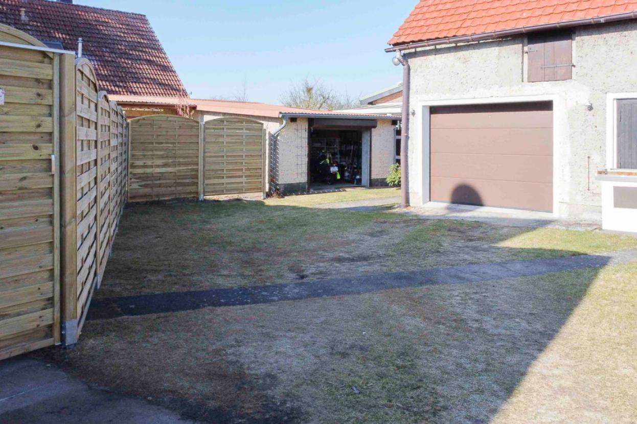 Zufahrt zur Garage