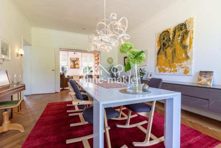 Esszimmer für 6-12 