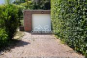 Garage + 2 Stellplätze