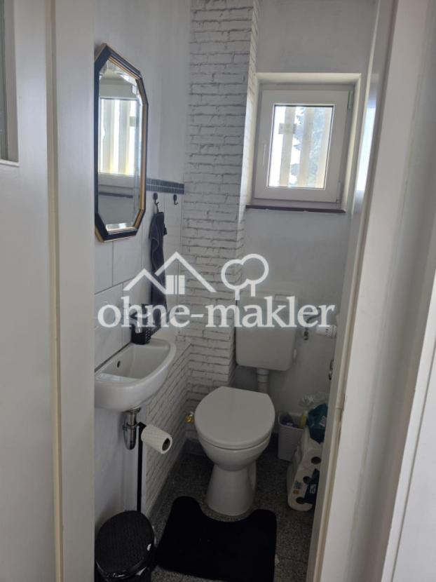 Separate Toilette