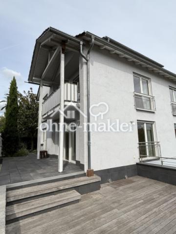 Südseite, mit Terrassen