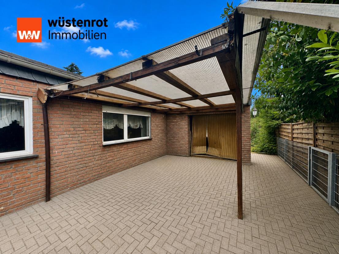 Innenhof Carport und Garage