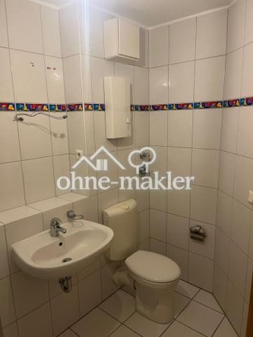 Bad: Waschbecken / WC
