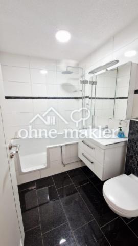 Badezimmer m.Badmöbel 