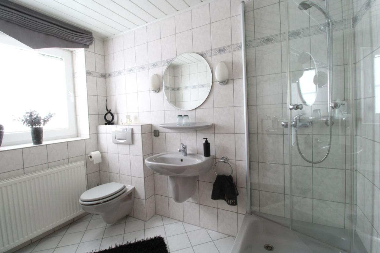 Duschbadezimmer EG